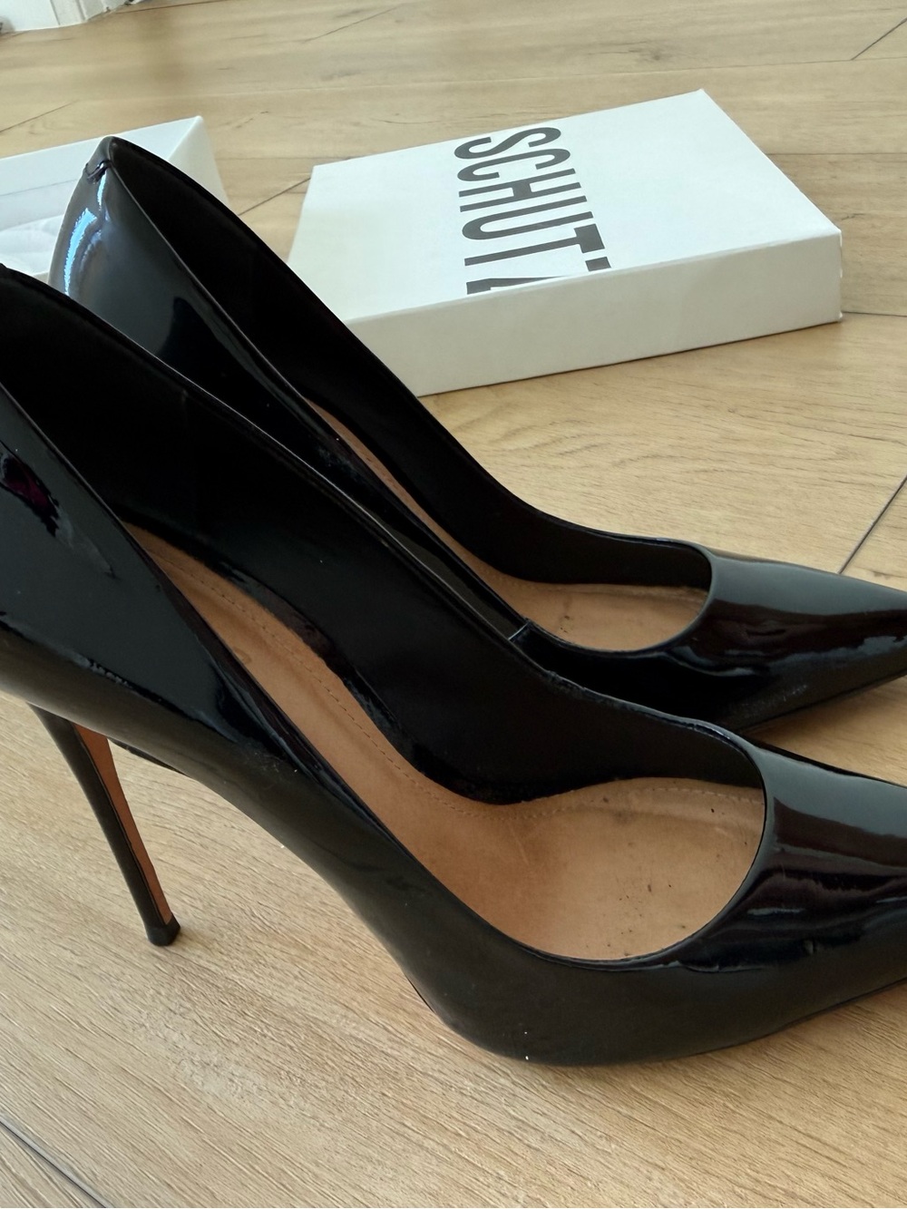 SCHUTZ Black Patent Pointed Toe Pumps 8 - Picture 5 of 8